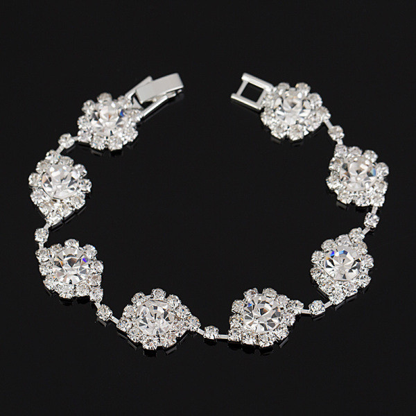 Stiilne naiste hõbedane kivikestega käevõru