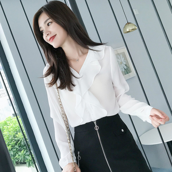 Įprasti moteriški marškiniai su rausva ir balta iškirpte