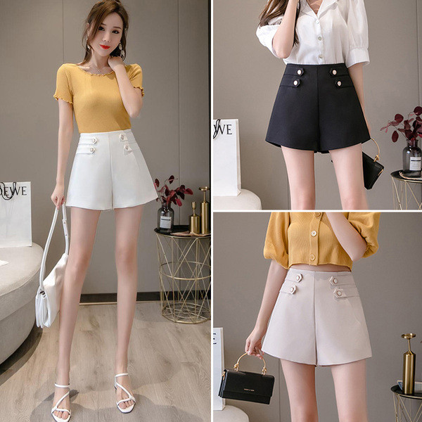 Model nou de pantaloni scurti de dama cu nasturi