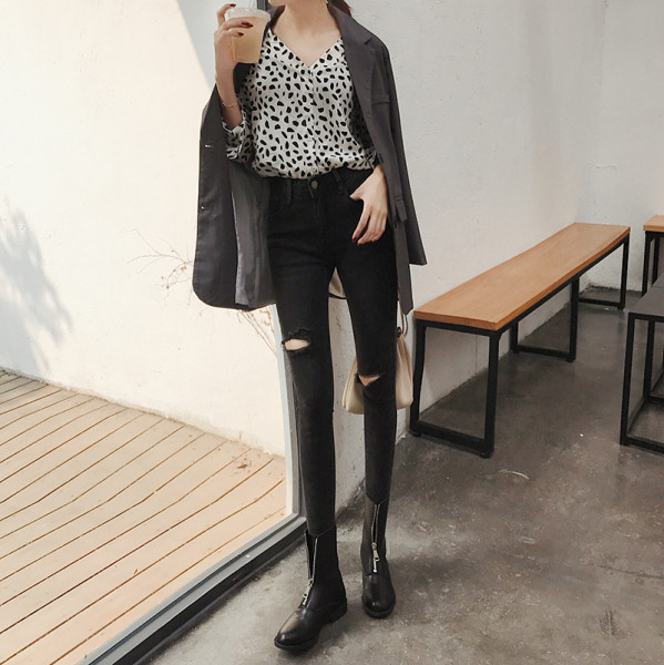 Blugi casual de dama cu motiv rupt si talie inalta in negru