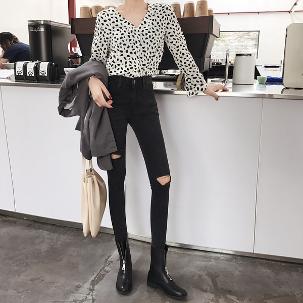 Blugi casual de dama cu motiv rupt si talie inalta in negru