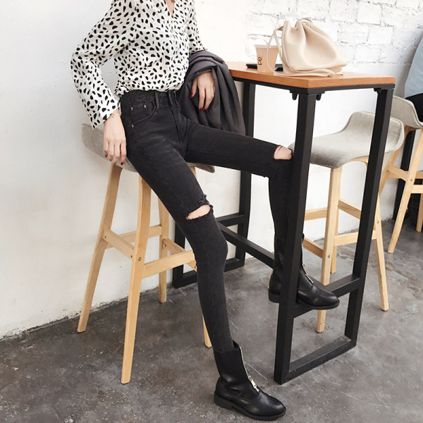 Blugi casual de dama cu motiv rupt si talie inalta in negru