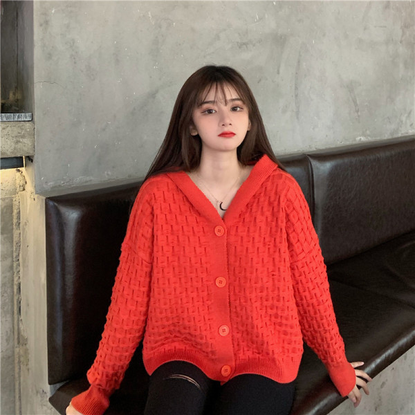 Ikdienas sieviešu jaka ar kapuci un pogām