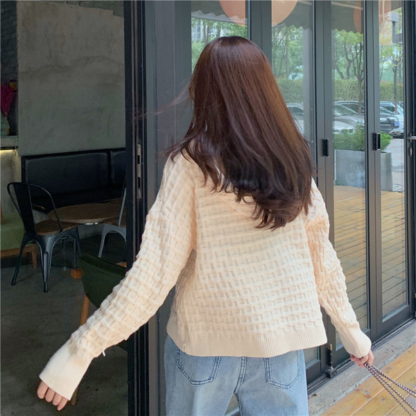 Ikdienas sieviešu jaka ar kapuci un pogām