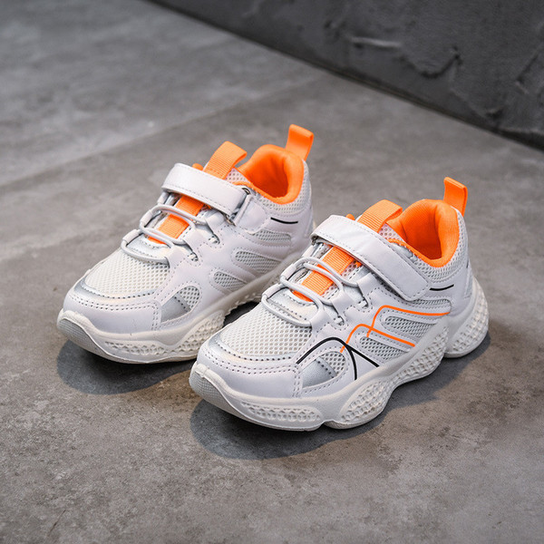 Детски маратонки за момичета с груба подметка и лепенка