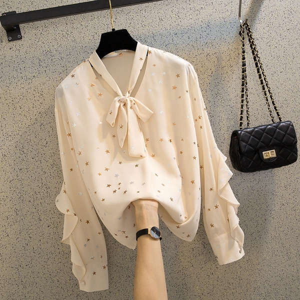 Jauna modeļa sieviešu krekls ar saitēm, volāniem un zvaigznītēm