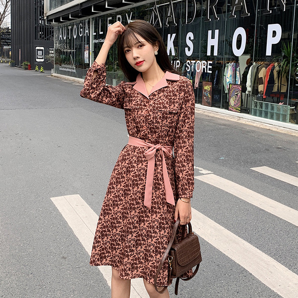 Moderna sieviešu šifona kleita ar lenti un garām piedurknēm