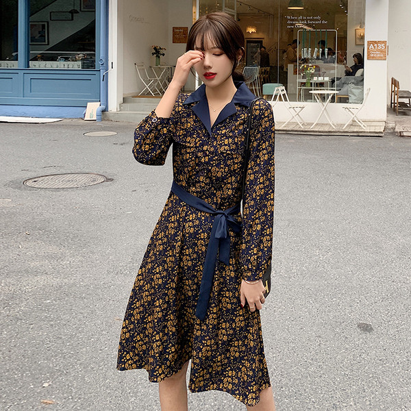 Moderna sieviešu šifona kleita ar lenti un garām piedurknēm