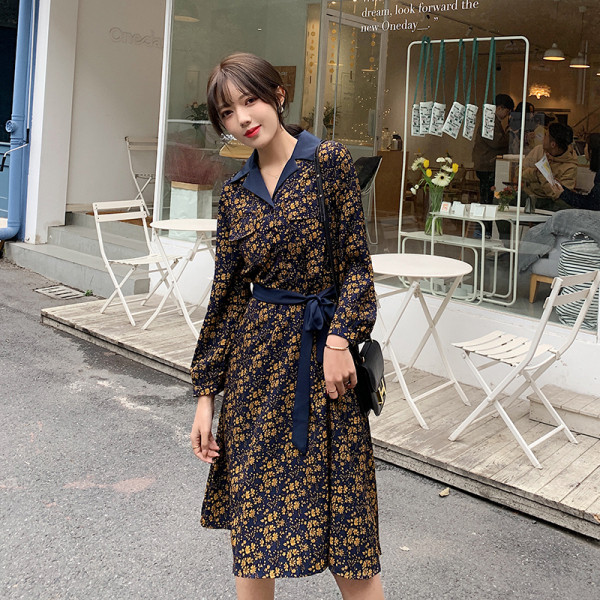 Moderna sieviešu šifona kleita ar lenti un garām piedurknēm