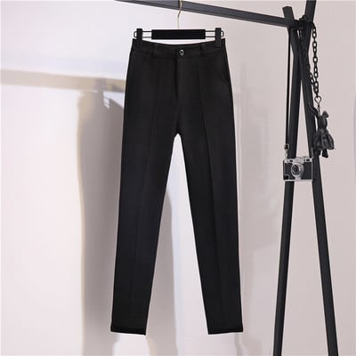 Stilīgs sieviešu bikšu modelis ar augstu vidukli un kabatām