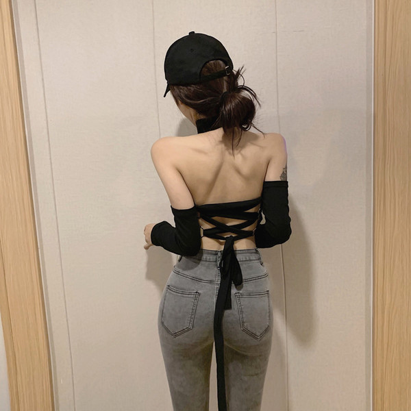 Šiuolaikinė moteriška palaidinė nuleistomis rankovėmis ir kaklaraiščiais