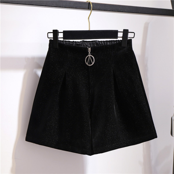 Sieviešu samta šorti plats modelis ar augstu vidukli un rāvējslēdzēju