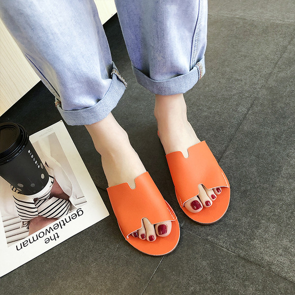 Дамски кожени чехли с равна подметка в няколко цвята 