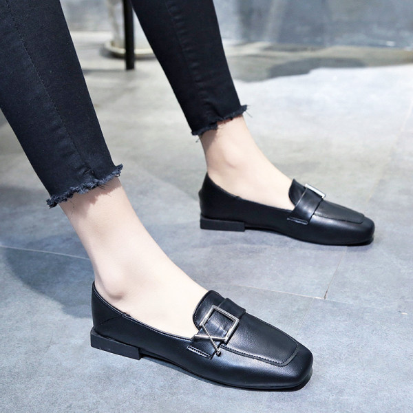 Ежедневни дамски кожени обувки с  равна подметка 