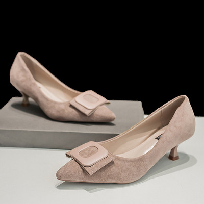 Stílusos női cipő vékony alacsony sarkú - eco velúrból