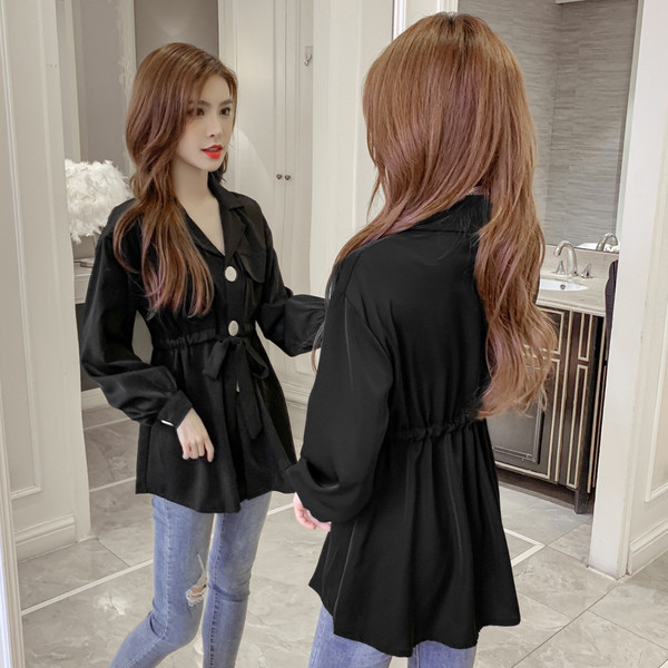 Garš sieviešu krekls ar pogām un saitēm