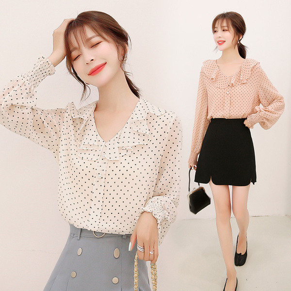 Sieviešu moderns krekls ar punktiem divās krāsās ar ovālu kakla izgriezumu