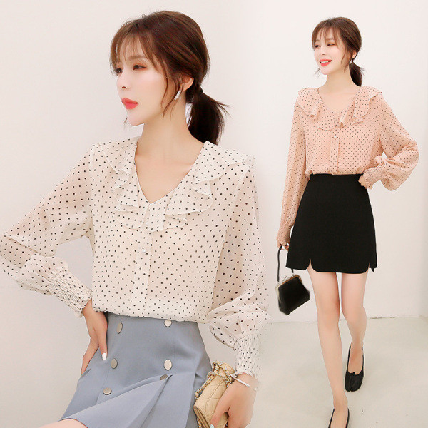 Sieviešu moderns krekls ar punktiem divās krāsās ar ovālu kakla izgriezumu