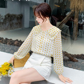 Paprasti moteriški balti marškiniai su ovalia iškirpte