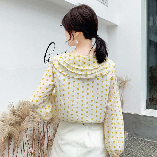 Paprasti moteriški balti marškiniai su ovalia iškirpte