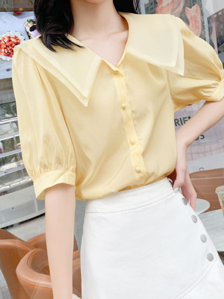 Sieviešu ikdienas krekls ar 3/4 piedurknēm un špica kakla izgriezumu