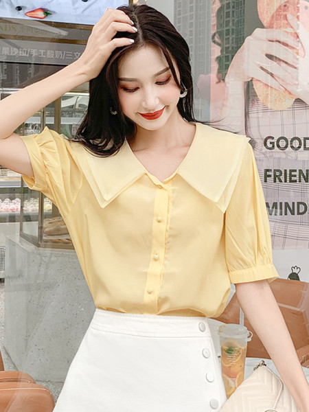 Sieviešu ikdienas krekls ar 3/4 piedurknēm un špica kakla izgriezumu