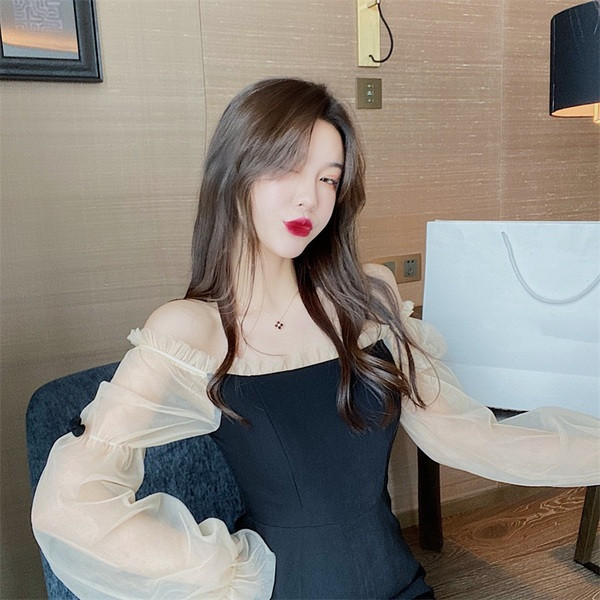 Дълга дамска рокля с паднали ръкави от тюл 