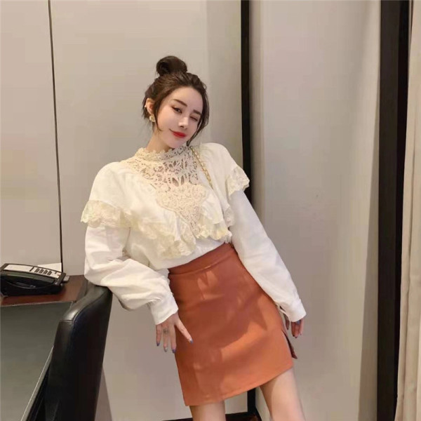 Retro naiste särk madala kraega kaelas ja pitselementidega