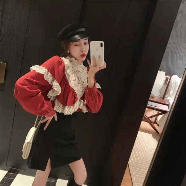 Retro naiste särk madala kraega kaelas ja pitselementidega