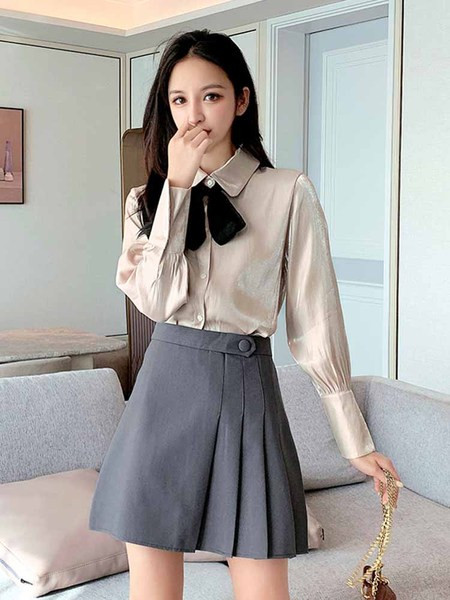 Модерна дамска риза в бежов цвят с дълъг ръкав