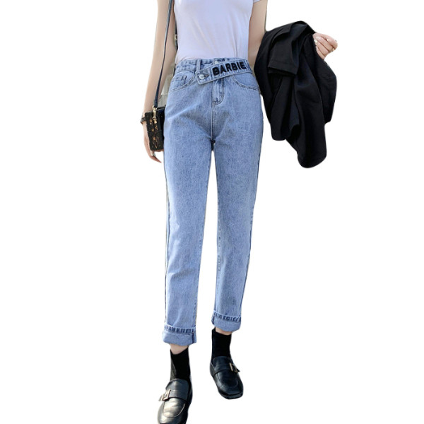 Sieviešu ikdienas džinsi ar augstu vidukli un uzrakstu