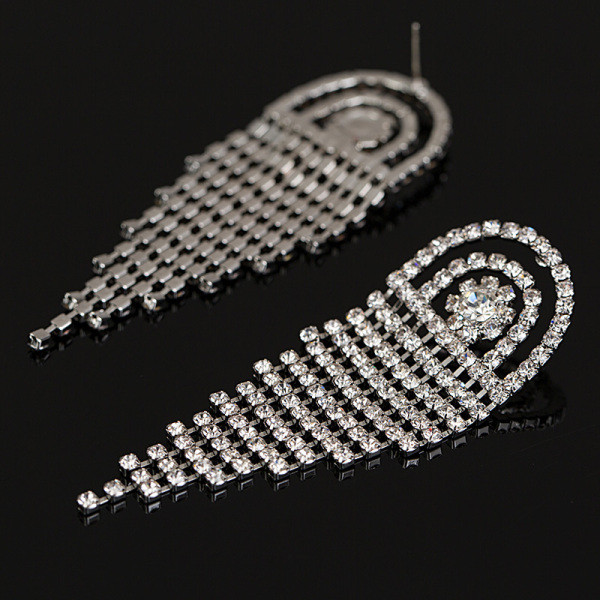 Női elegáns ezüst fülbevaló kövekkel