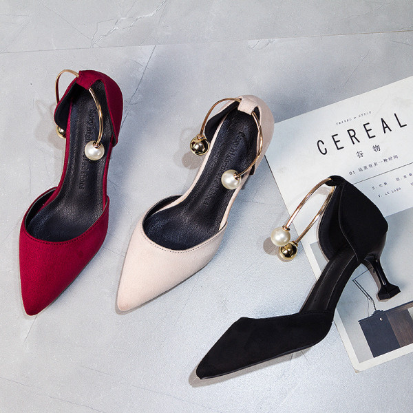 Női modern cipő hegyes modell gyöngyökkel - öko velúrból