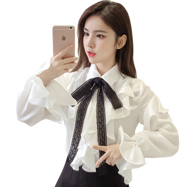 Дамска стилна риза в бял цвят с класическа яка и панделка