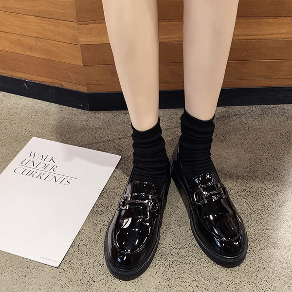 Moteriški laisvalaikio batai su metaliniu elementu juodos spalvos - dviejų modelių