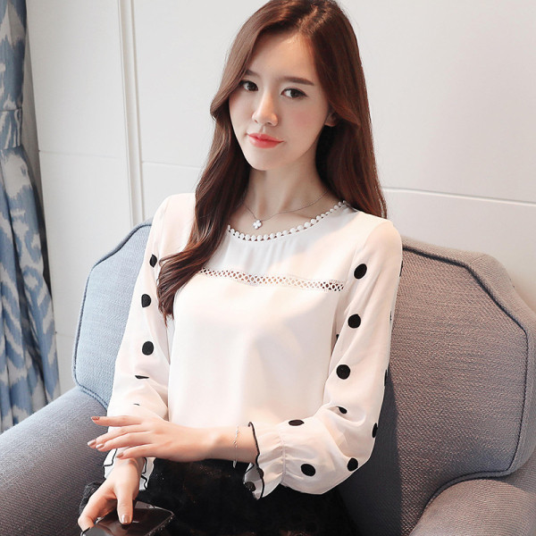 Aktuāla sieviešu blūze ar garām piedurknēm un ovālu kakla izgriezumu