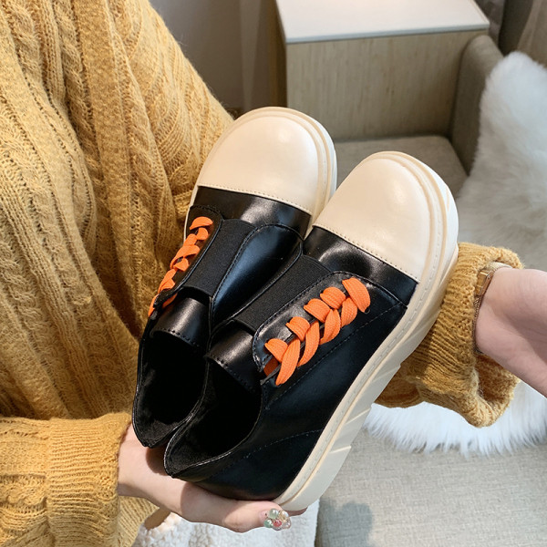 Női alkalmi cipő magas talppal, színes fűzővel