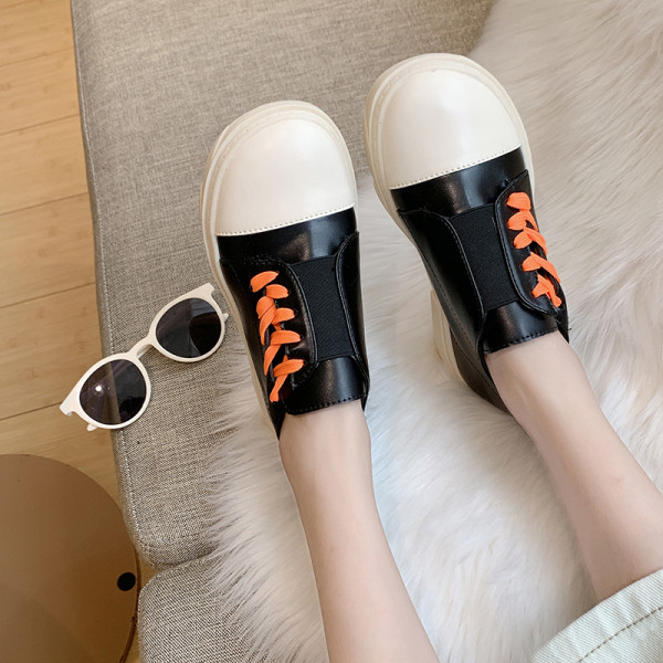 Női alkalmi cipő magas talppal, színes fűzővel