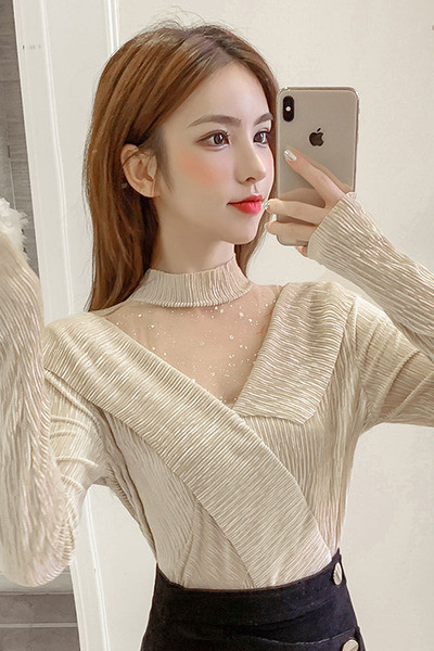 Női modern blúz két színben, félmagas gallérral és tüllvel