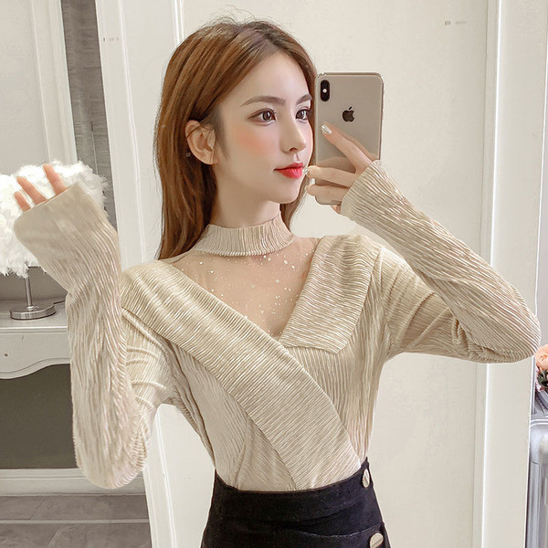 Női modern blúz két színben, félmagas gallérral és tüllvel