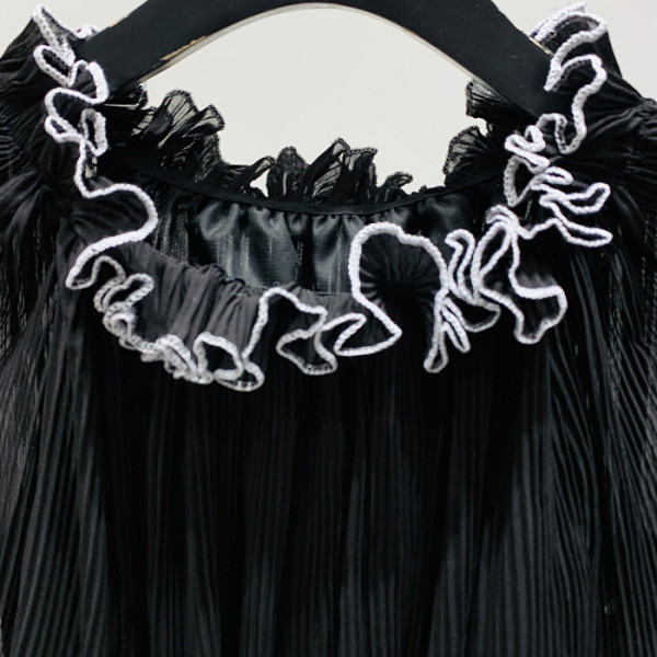 Bluză de damă modernă cu decolteu barcă și mâneci largi