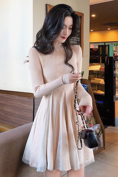 Moteriška laisvalaikio suknelė ilgomis rankovėmis ir ovalia iškirpte - kirpimo modelis