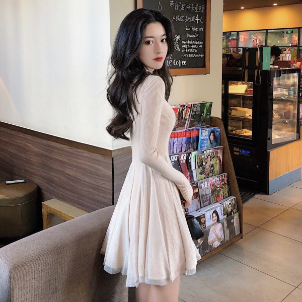 Moteriška laisvalaikio suknelė ilgomis rankovėmis ir ovalia iškirpte - kirpimo modelis