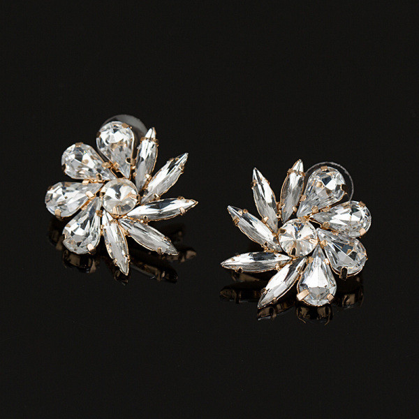 Елегантни дамски обеци с бял и зелен камък 