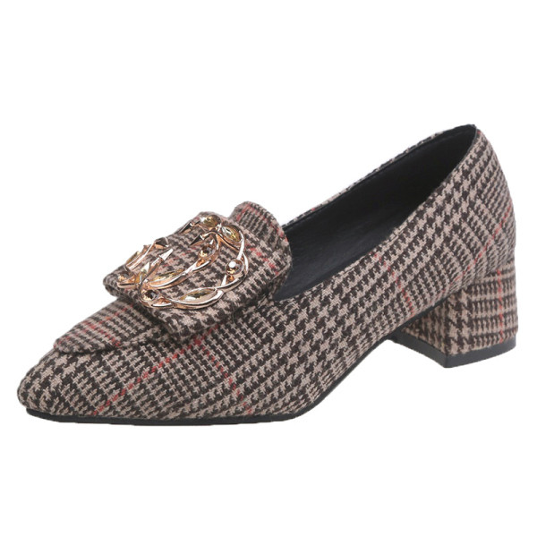 Дамски модерни карирани  обувки с дебел ток и метална катарама 