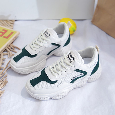 Sieviešu kedas ar plakanām zolēm piemērotas vasarai