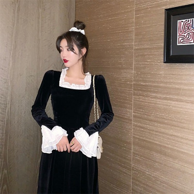 Retro naiste sametkleit kandilise dekoltee ja pitselementidega