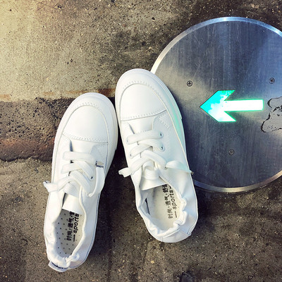 Ādas sieviešu kedas ar plakanu zoli - izgatavotas no eko ādas