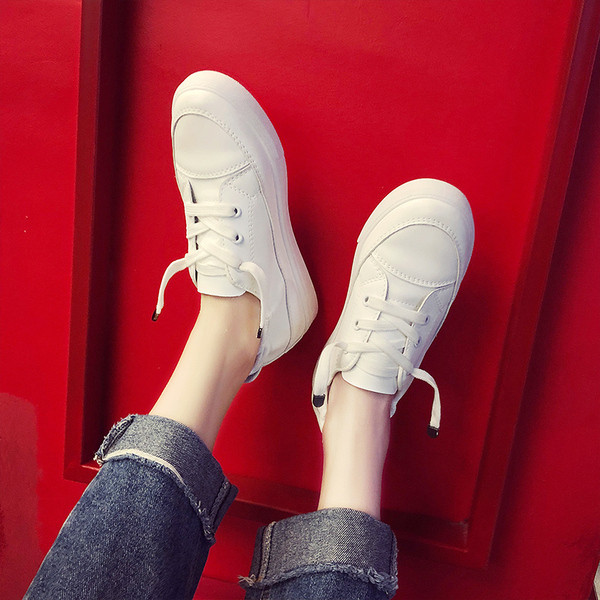 Ādas sieviešu kedas ar plakanu zoli - izgatavotas no eko ādas