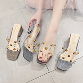 Stilīgas sieviešu čības ar biezu papēdi un spīdīgu efektu